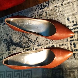 Size 8 Jessica Simpson 3" brown heels.